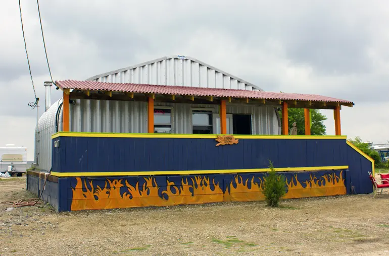 Commercial building used for a restaurant