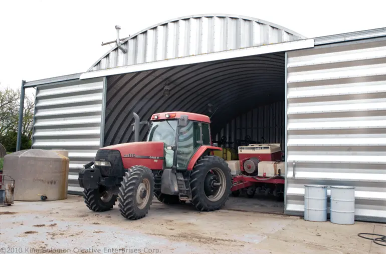 How Steel Farm Buildings Improve Efficiency on Small-Scale Farms